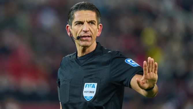 Law 5 - The Referee