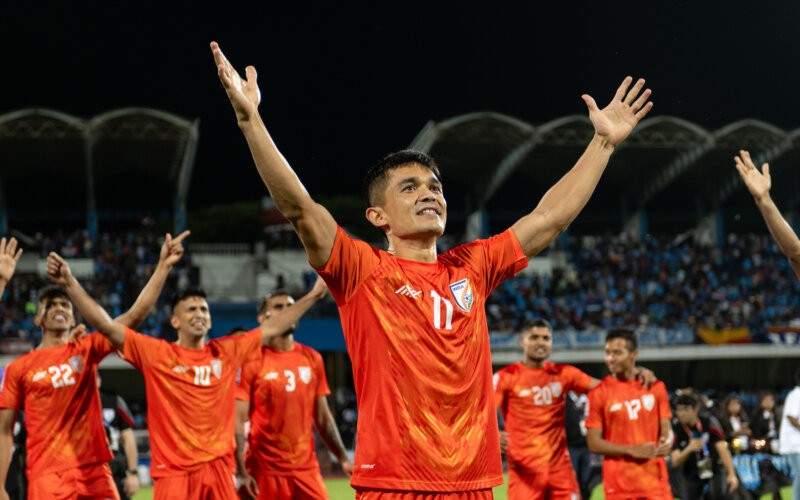 Sunil-Chhetri-with-Crowd